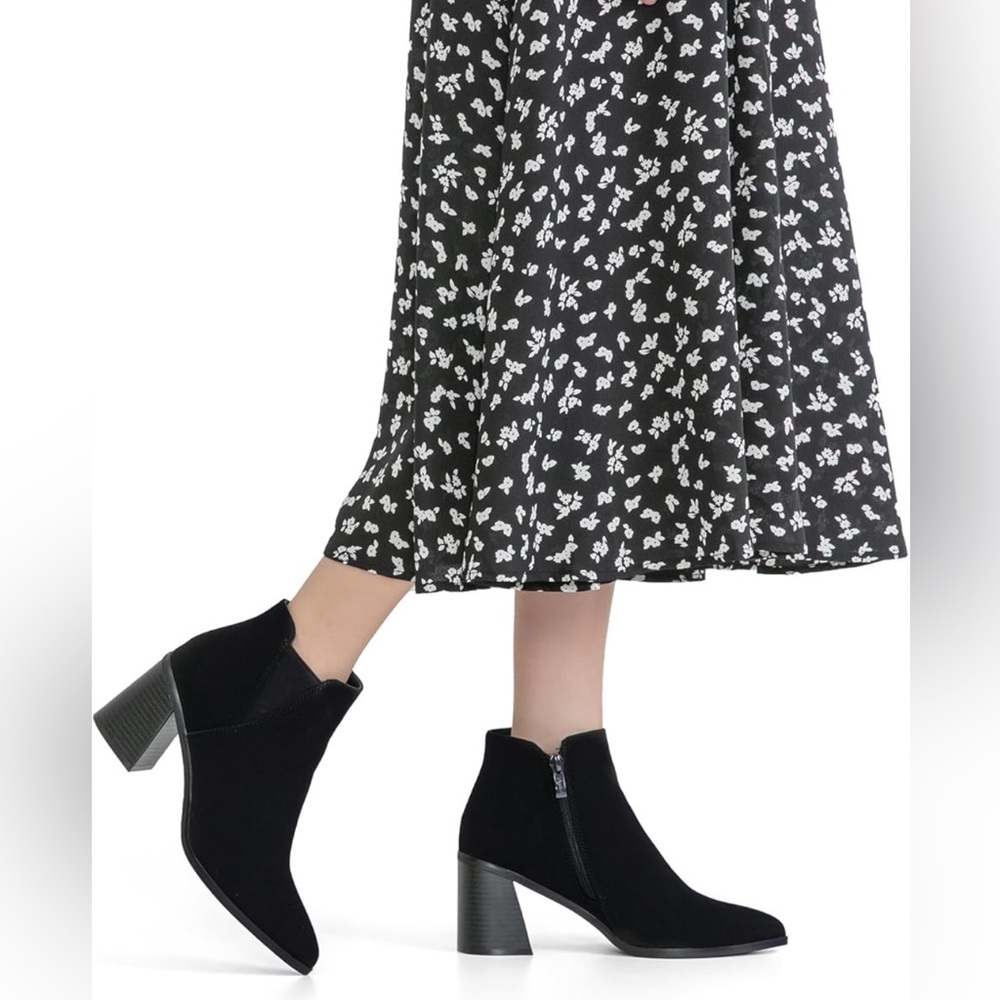 Women’s suede black ankle bootie